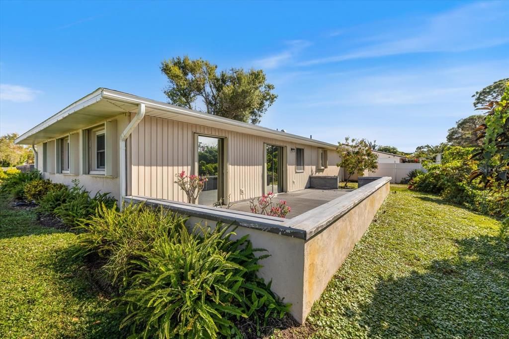 For Sale: $298,500 (2 beds, 2 baths, 1290 Square Feet)