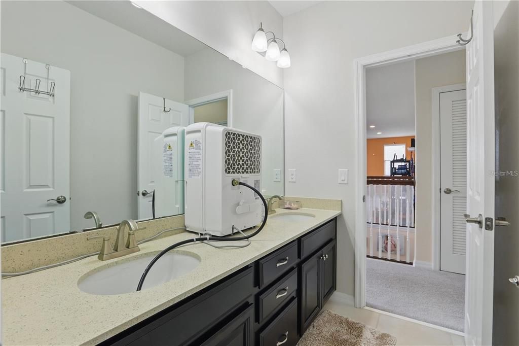 На продажу: $639,900 (5 спален, 3 ванн, 3325 Квадратных фут)