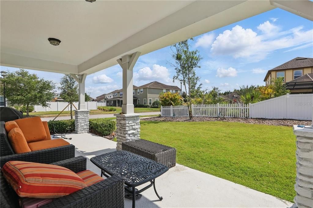 На продажу: $639,900 (5 спален, 3 ванн, 3325 Квадратных фут)