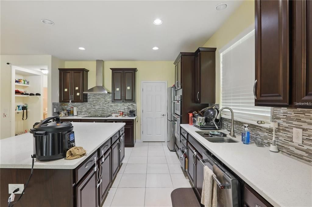 На продажу: $639,900 (5 спален, 3 ванн, 3325 Квадратных фут)