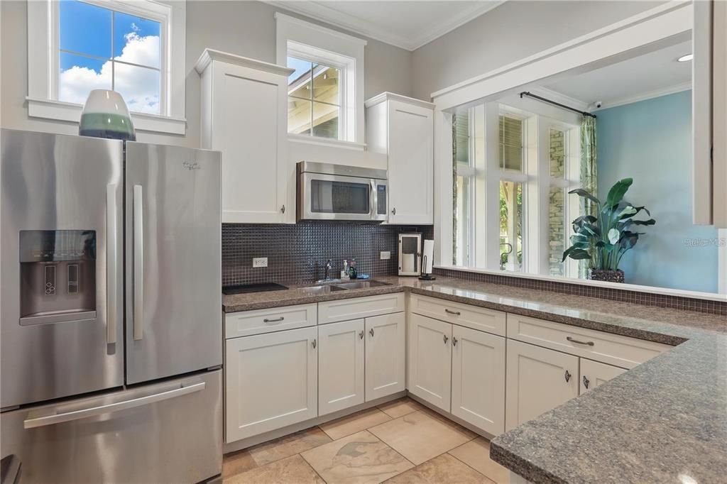 На продажу: $639,900 (5 спален, 3 ванн, 3325 Квадратных фут)