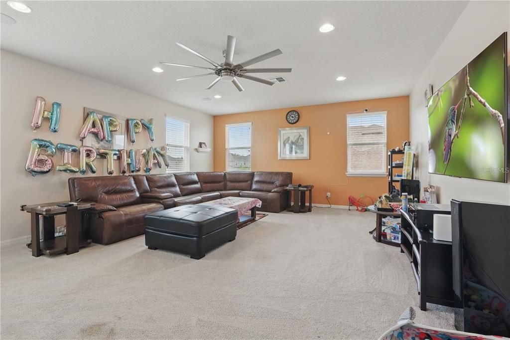 На продажу: $639,900 (5 спален, 3 ванн, 3325 Квадратных фут)