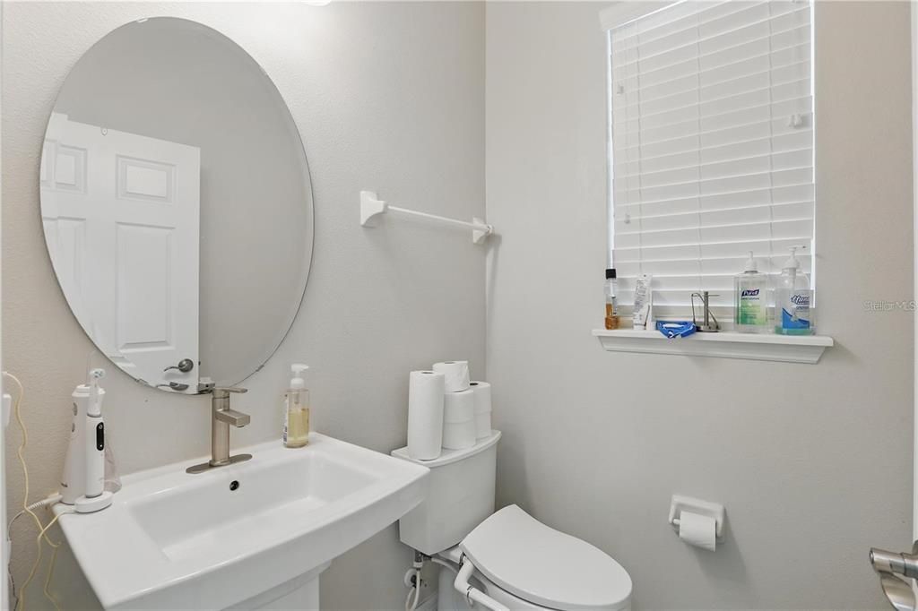 На продажу: $639,900 (5 спален, 3 ванн, 3325 Квадратных фут)