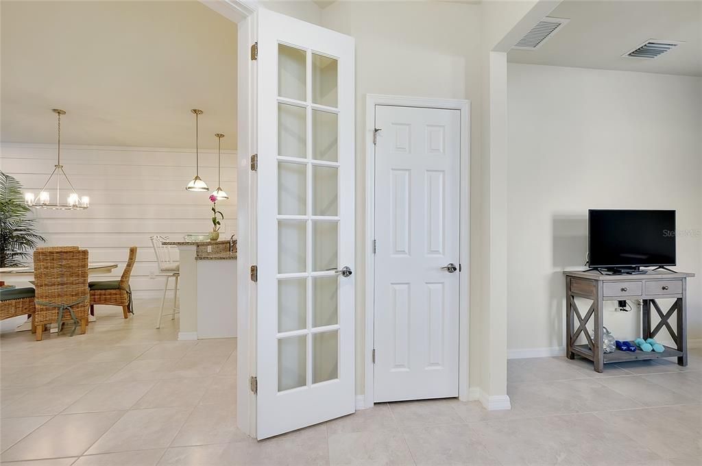 For Sale: $385,000 (2 beds, 2 baths, 1443 Square Feet)