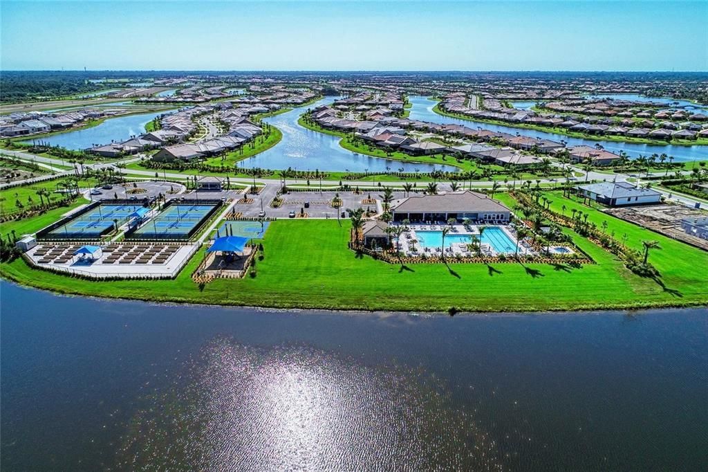 For Sale: $385,000 (2 beds, 2 baths, 1443 Square Feet)