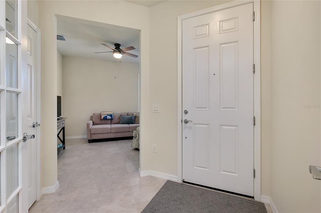 For Sale: $385,000 (2 beds, 2 baths, 1443 Square Feet)