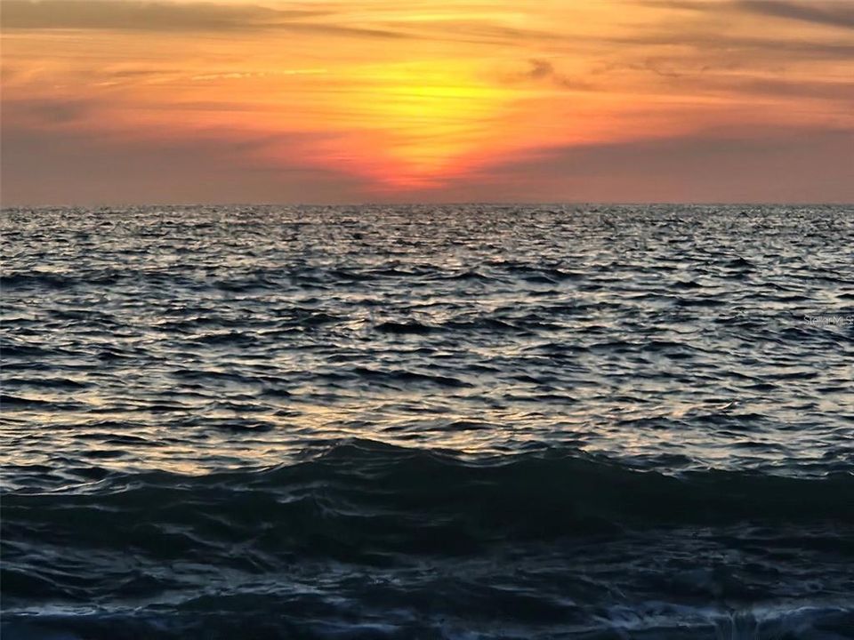 For Sale: $385,000 (2 beds, 2 baths, 1443 Square Feet)