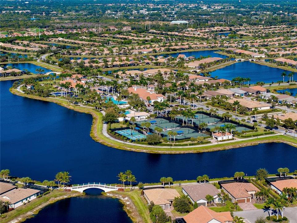 For Sale: $385,000 (2 beds, 2 baths, 1443 Square Feet)