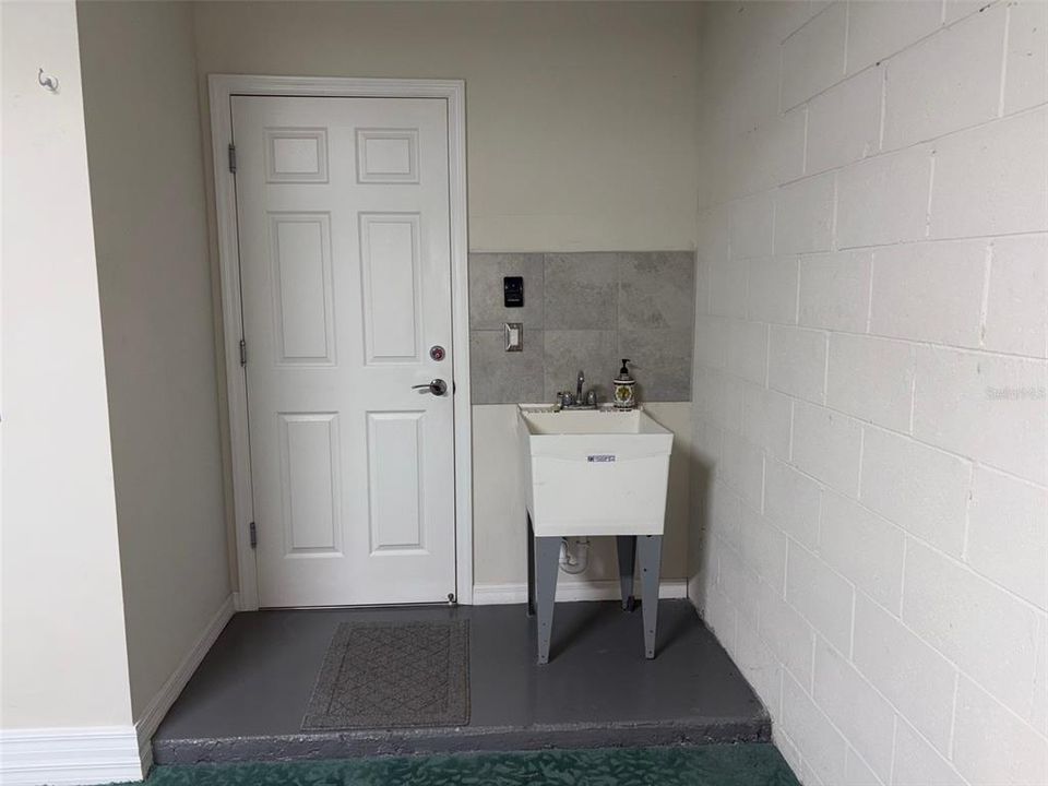 For Sale: $385,000 (2 beds, 2 baths, 1443 Square Feet)