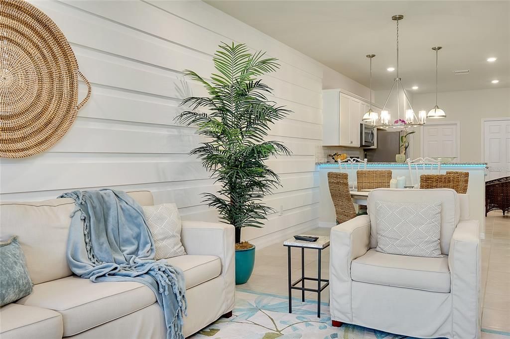 For Sale: $385,000 (2 beds, 2 baths, 1443 Square Feet)