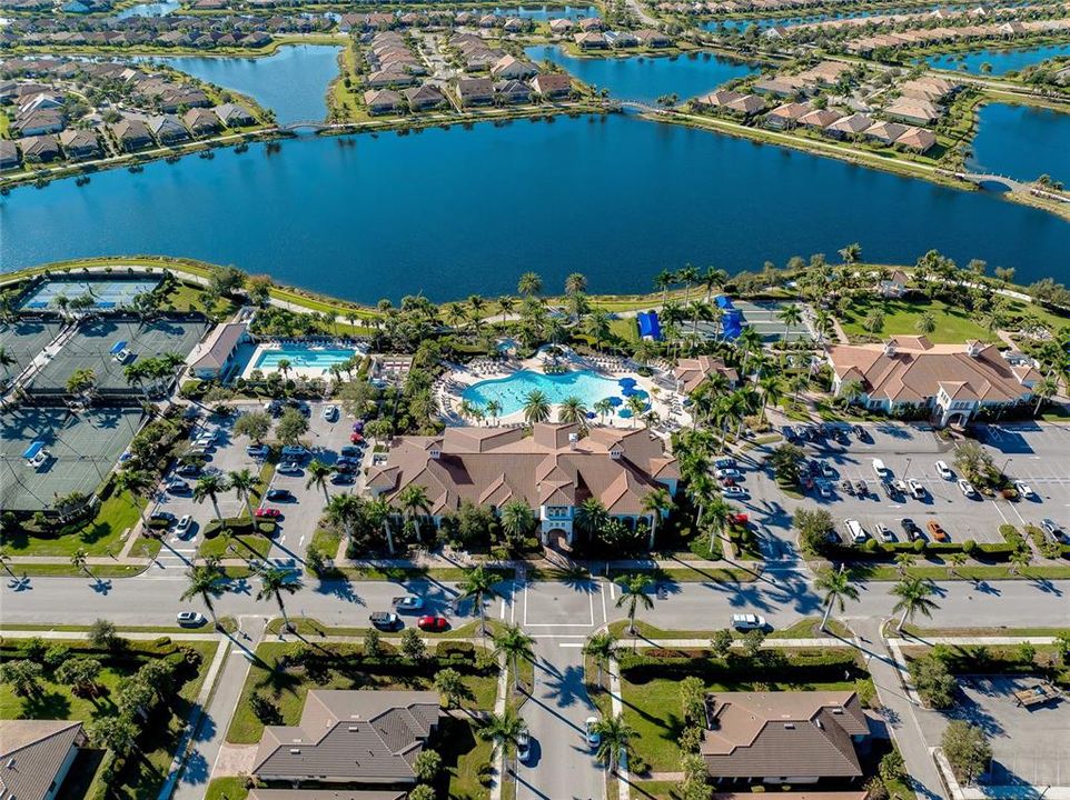 For Sale: $385,000 (2 beds, 2 baths, 1443 Square Feet)