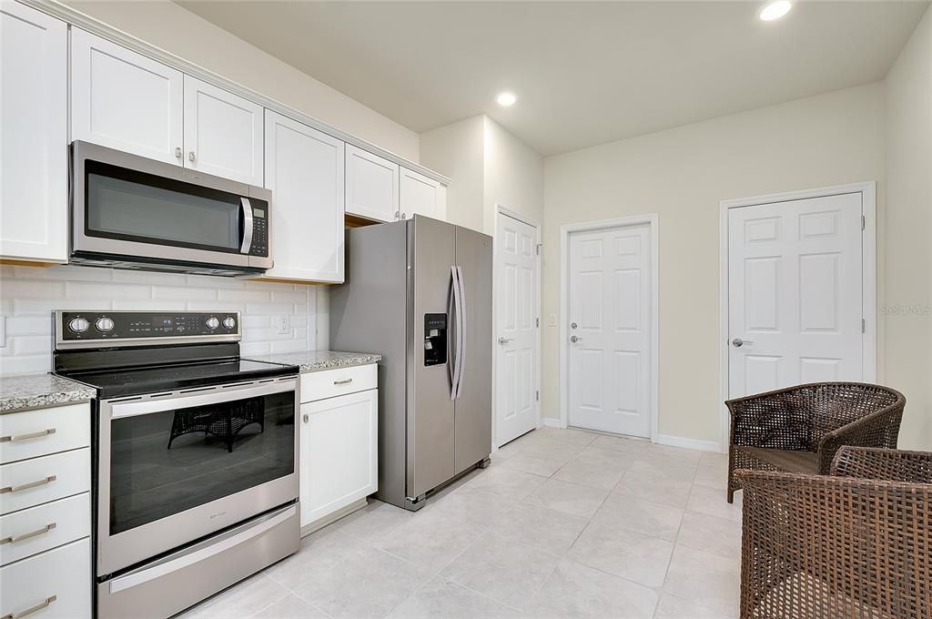 For Sale: $385,000 (2 beds, 2 baths, 1443 Square Feet)