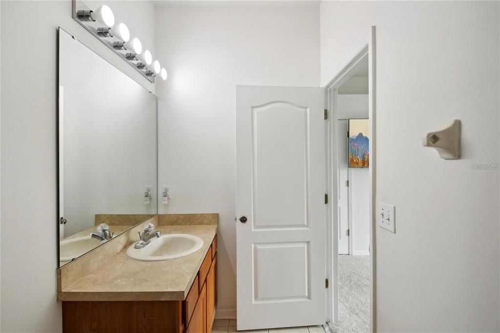 En Venta: $245,000 (2 camas, 2 baños, 1660 Pies cuadrados)