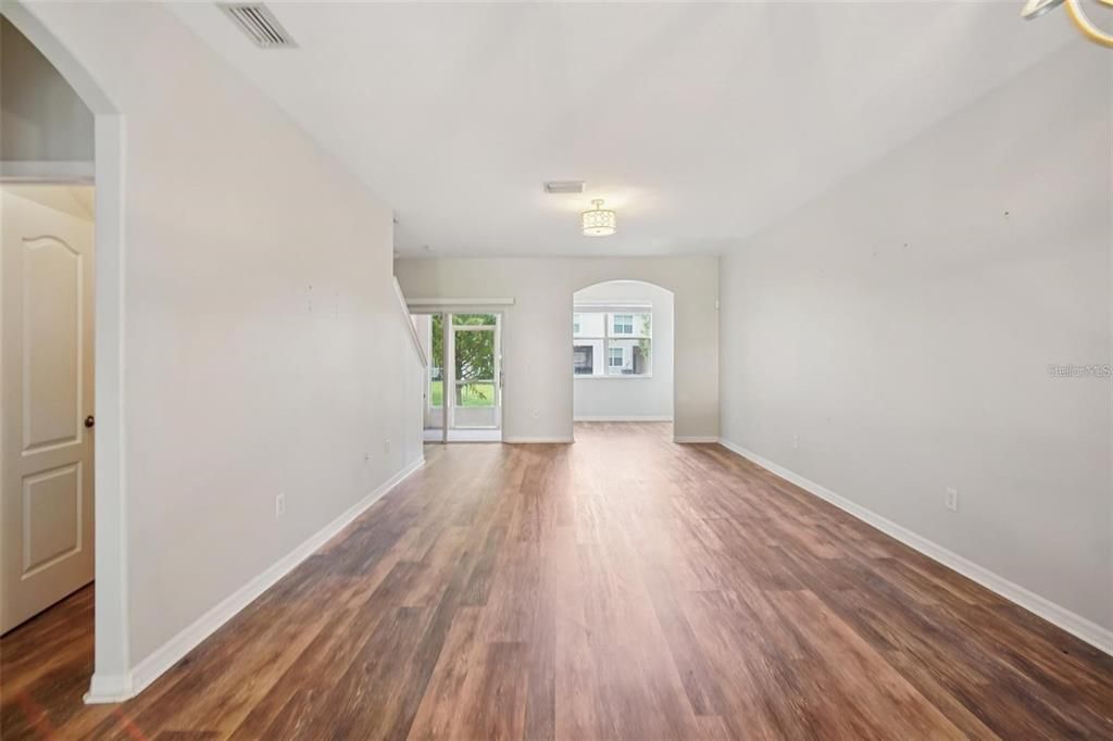 En Venta: $245,000 (2 camas, 2 baños, 1660 Pies cuadrados)