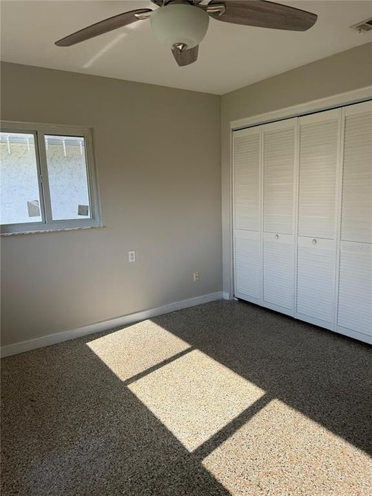 На продажу: $334,900 (4 спален, 2 ванн, 1335 Квадратных фут)