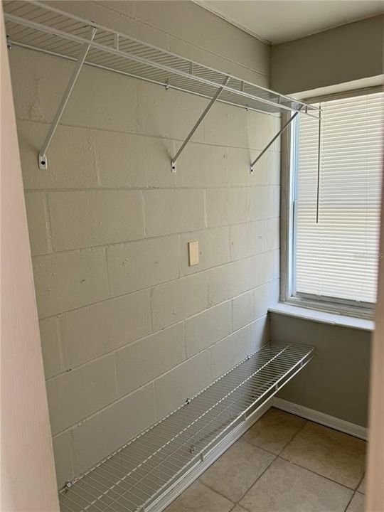 На продажу: $334,900 (4 спален, 2 ванн, 1335 Квадратных фут)