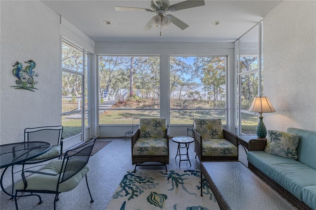 Под контрактом: $399,900 (3 спален, 2 ванн, 1994 Квадратных фут)