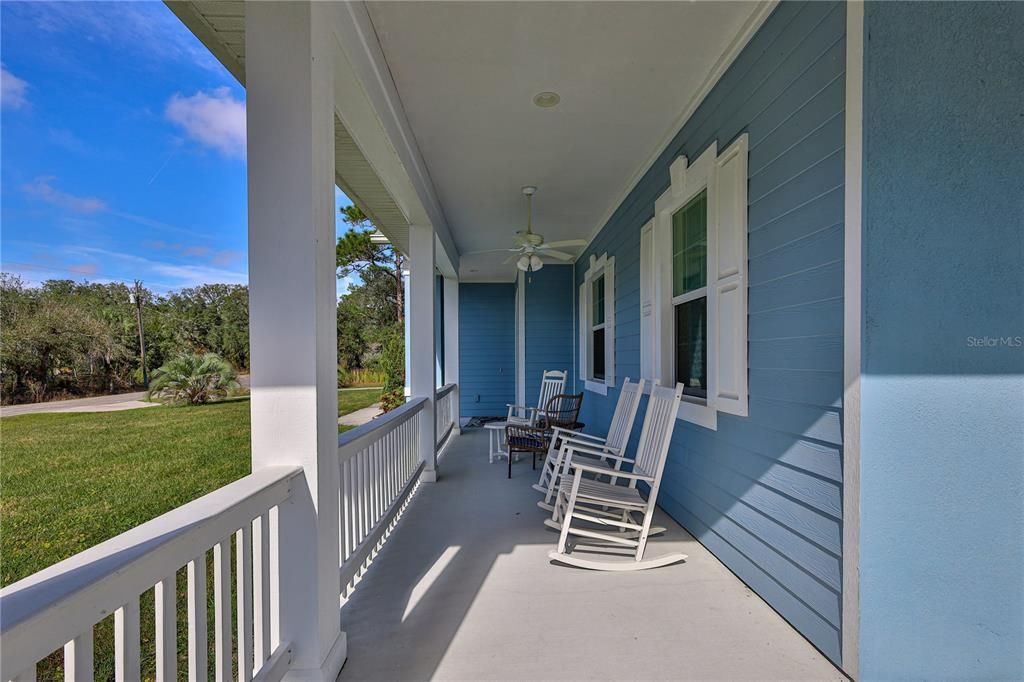 Под контрактом: $399,900 (3 спален, 2 ванн, 1994 Квадратных фут)