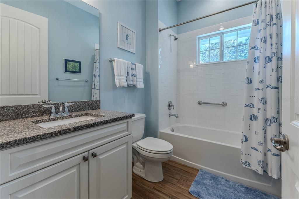 Под контрактом: $399,900 (3 спален, 2 ванн, 1994 Квадратных фут)