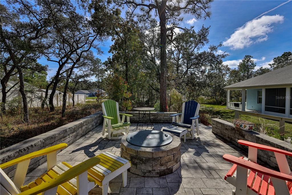 Под контрактом: $399,900 (3 спален, 2 ванн, 1994 Квадратных фут)