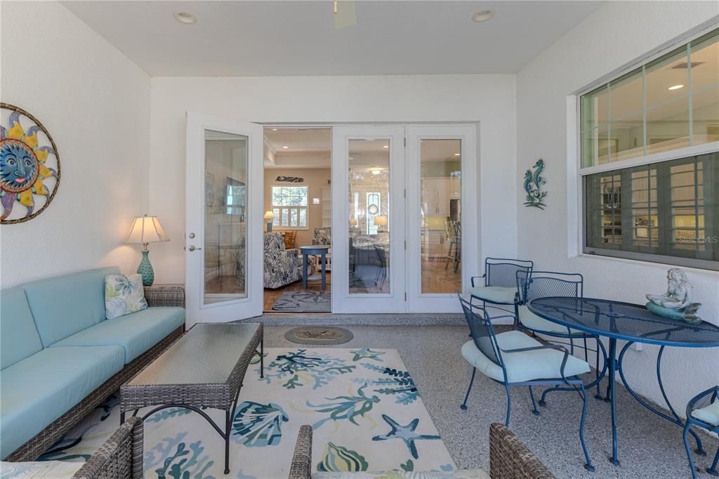 Под контрактом: $399,900 (3 спален, 2 ванн, 1994 Квадратных фут)