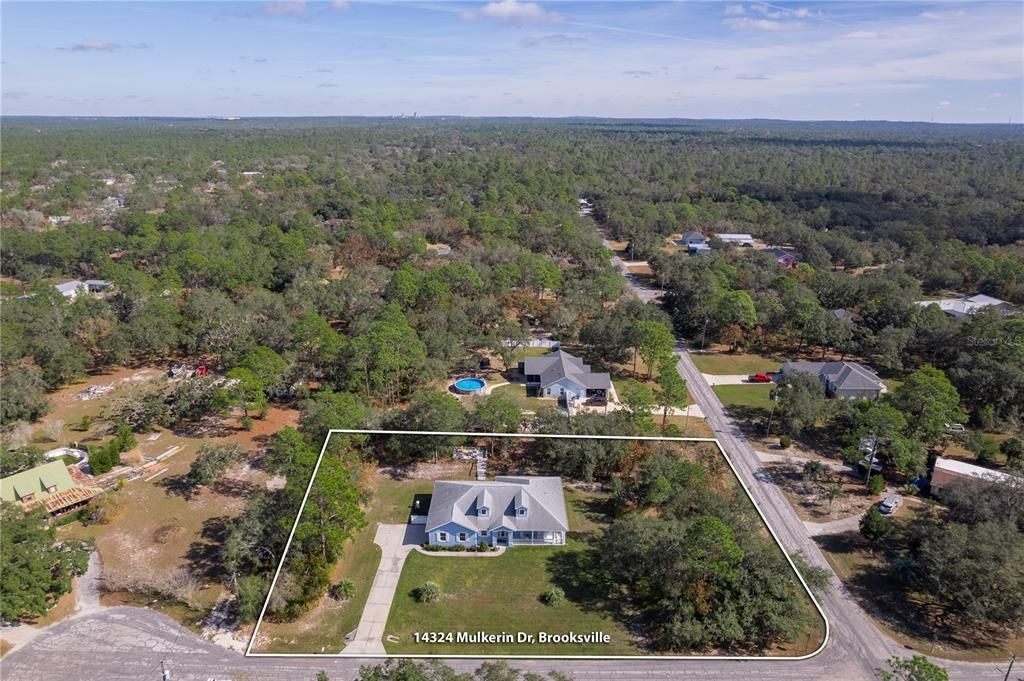 Под контрактом: $399,900 (3 спален, 2 ванн, 1994 Квадратных фут)