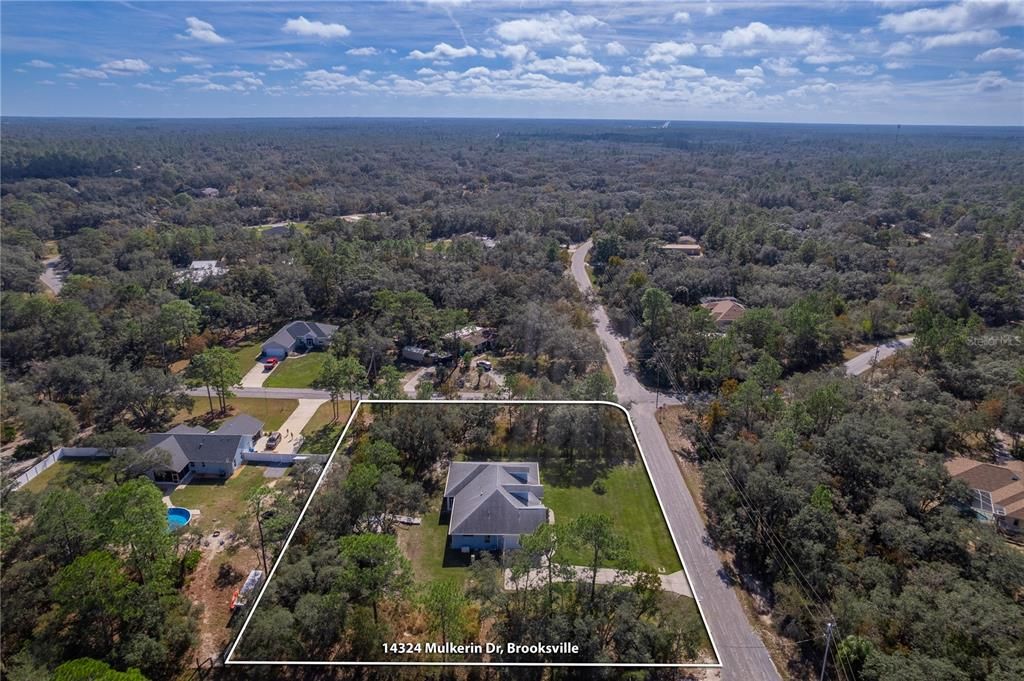 Под контрактом: $399,900 (3 спален, 2 ванн, 1994 Квадратных фут)