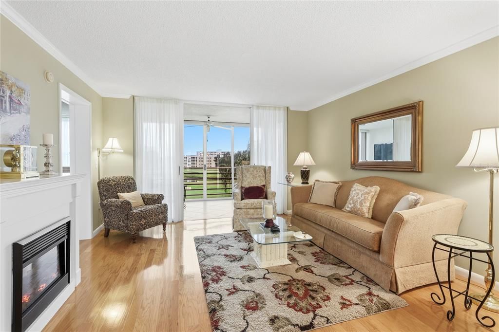 En Venta: $299,000 (2 camas, 2 baños, 1406 Pies cuadrados)