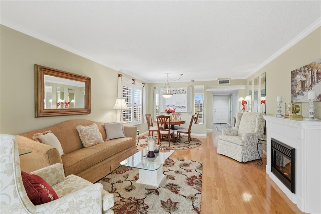 En Venta: $299,000 (2 camas, 2 baños, 1406 Pies cuadrados)