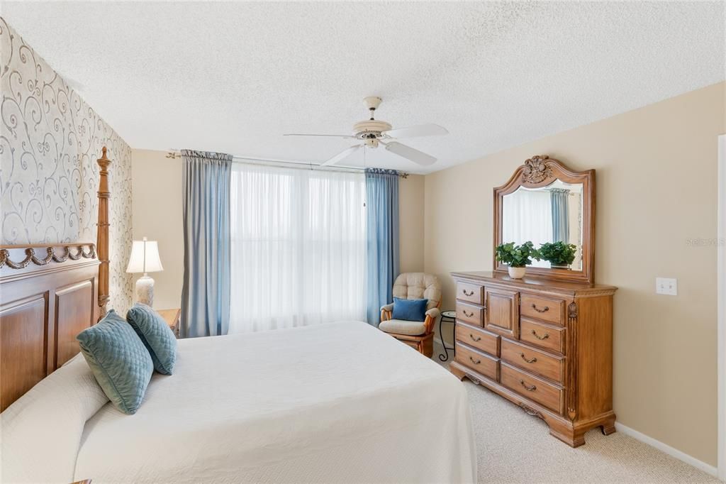 En Venta: $299,000 (2 camas, 2 baños, 1406 Pies cuadrados)