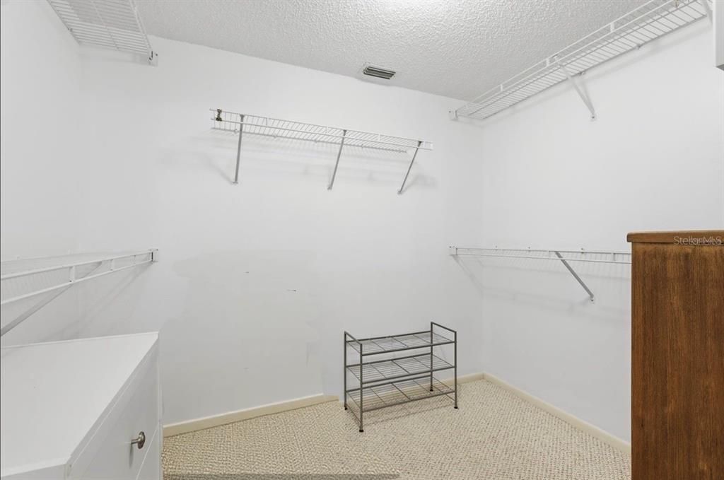 En Venta: $299,000 (2 camas, 2 baños, 1406 Pies cuadrados)