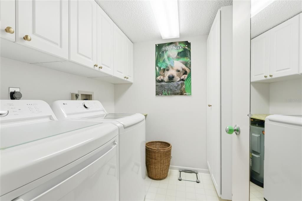 En Venta: $299,000 (2 camas, 2 baños, 1406 Pies cuadrados)