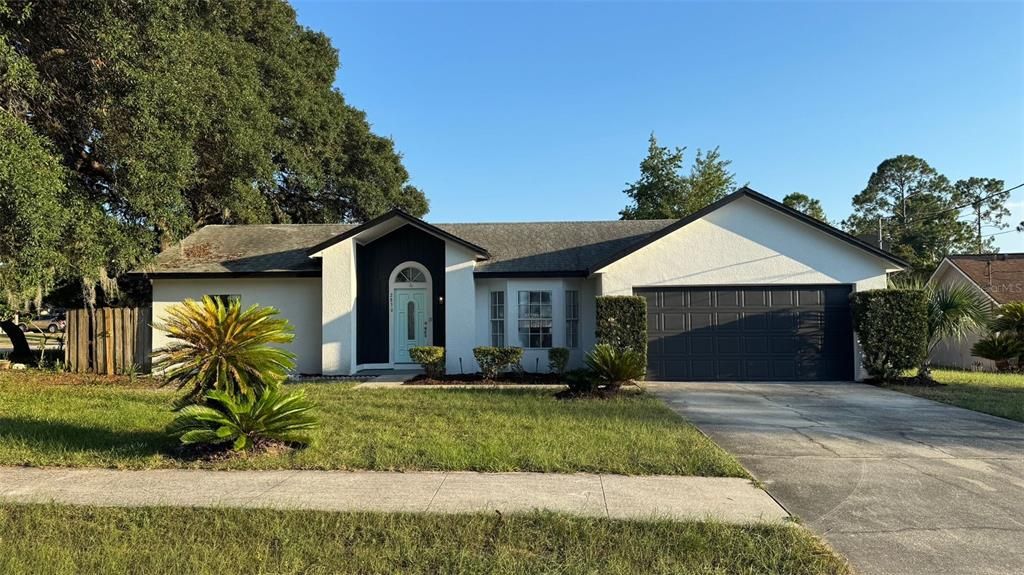 For Sale: $285,000 (3 beds, 2 baths, 1272 Square Feet)