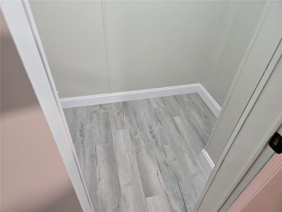 На продажу: $289,900 (4 спален, 2 ванн, 1620 Квадратных фут)