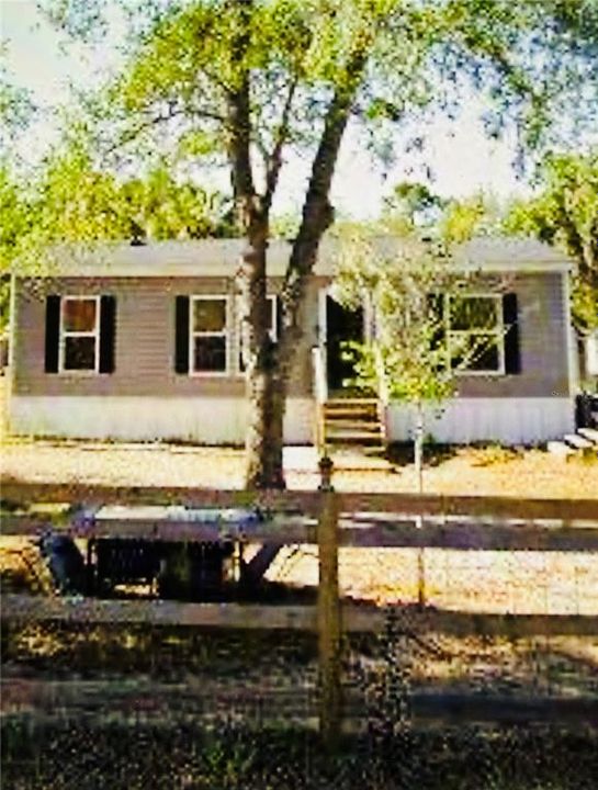 For Sale: $200,000 (3 beds, 2 baths, 936 Square Feet)