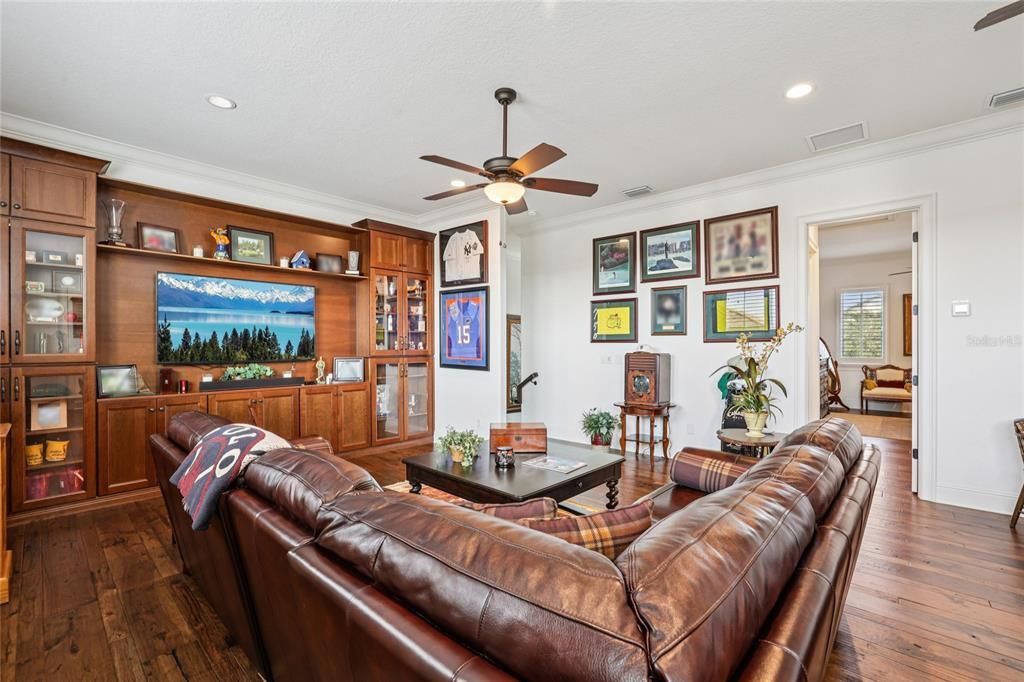 待售: $1,999,000 (4 贝兹, 4 浴室, 4550 平方英尺)