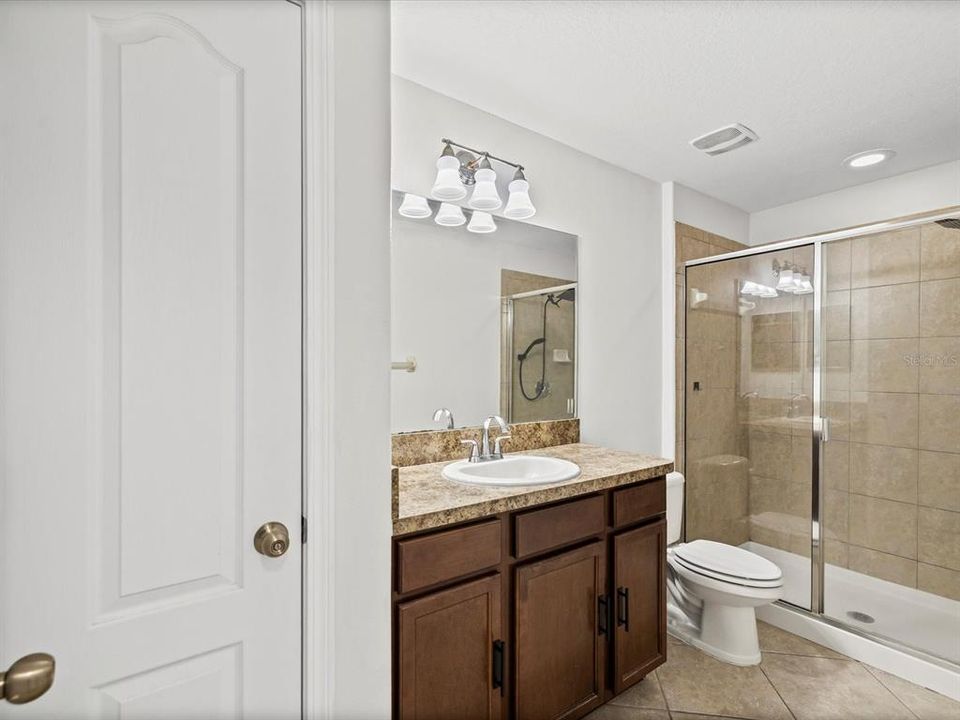 На продажу: $265,000 (3 спален, 2 ванн, 1501 Квадратных фут)