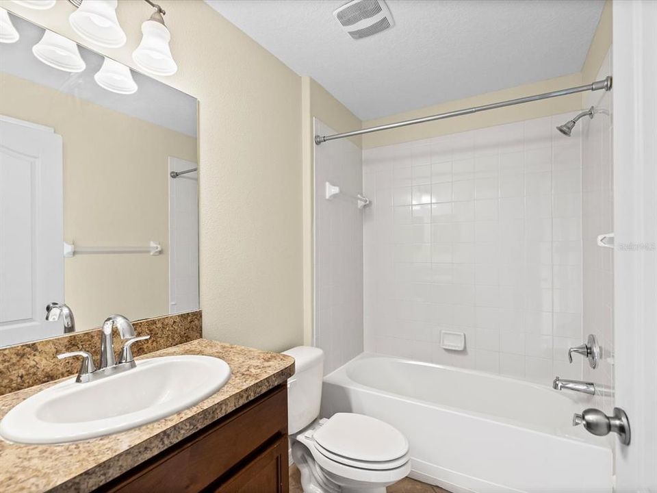 На продажу: $265,000 (3 спален, 2 ванн, 1501 Квадратных фут)