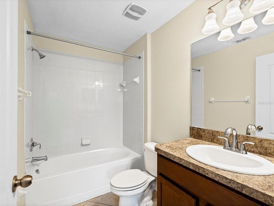 На продажу: $265,000 (3 спален, 2 ванн, 1501 Квадратных фут)