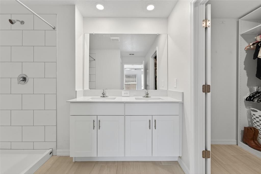 待售: $370,000 (3 贝兹, 2 浴室, 1448 平方英尺)