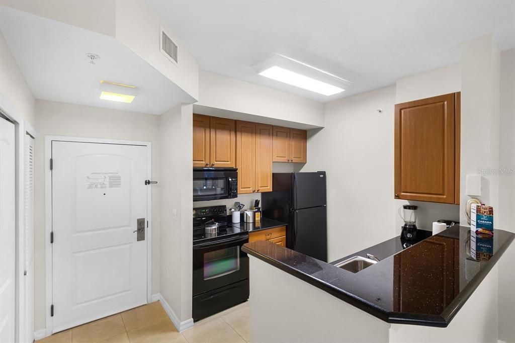 For Sale: $160,000 (1 beds, 1 baths, 671 Square Feet)
