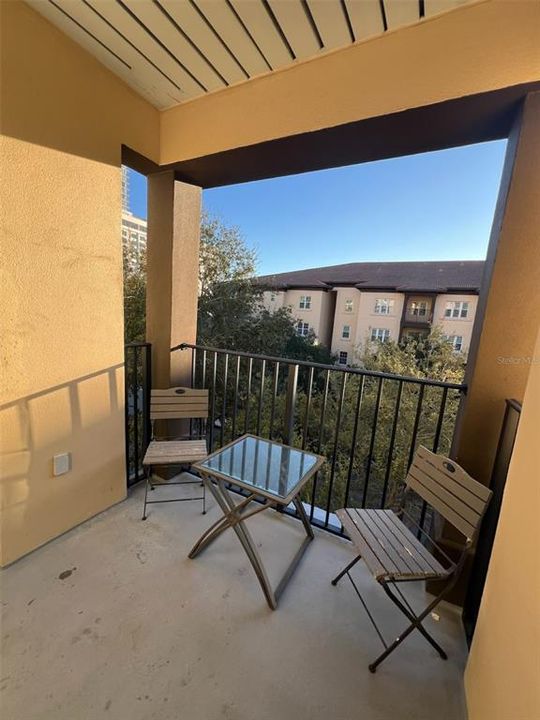 На продажу: $525,000 (2 спален, 2 ванн, 1128 Квадратных фут)