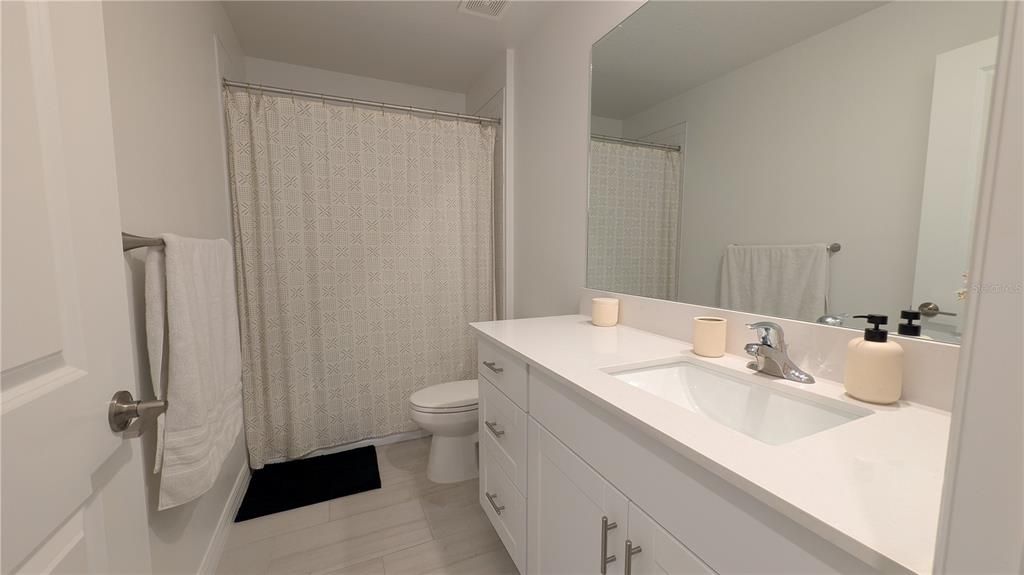 出租: $2,650 (4 贝兹, 2 浴室, 1920 平方英尺)