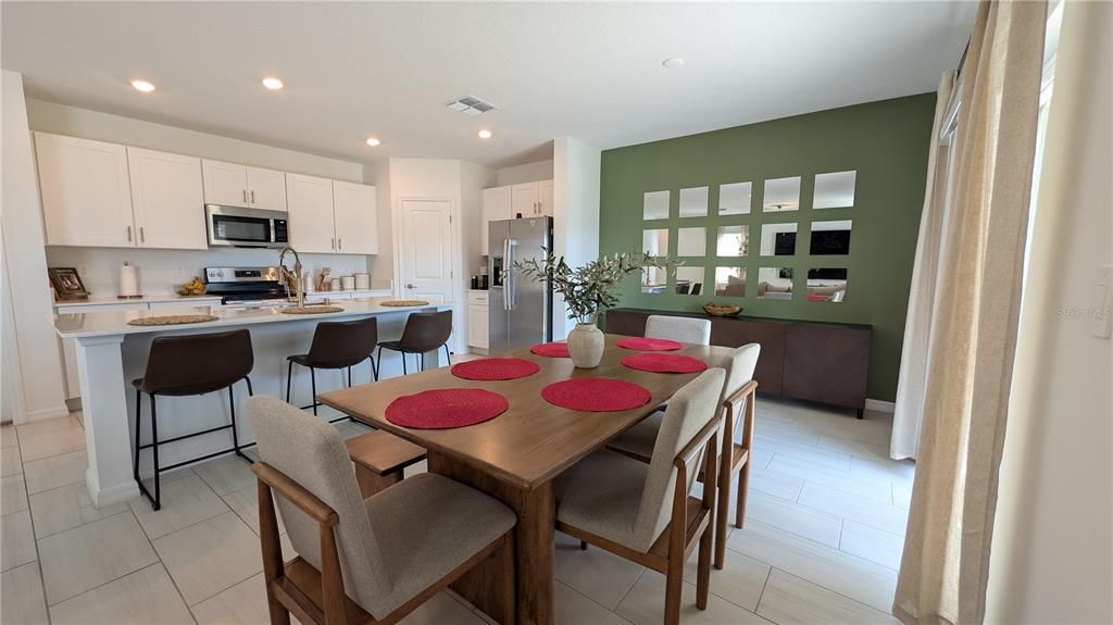 出租: $2,650 (4 贝兹, 2 浴室, 1920 平方英尺)