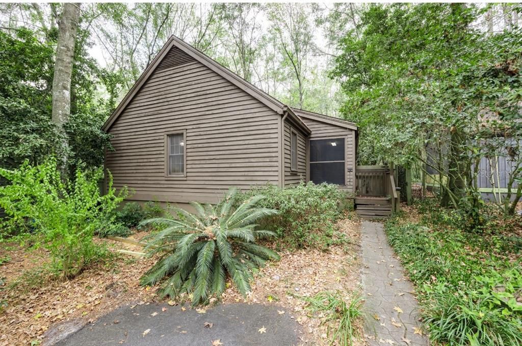 For Rent: $1,850 (2 beds, 2 baths, 969 Square Feet)