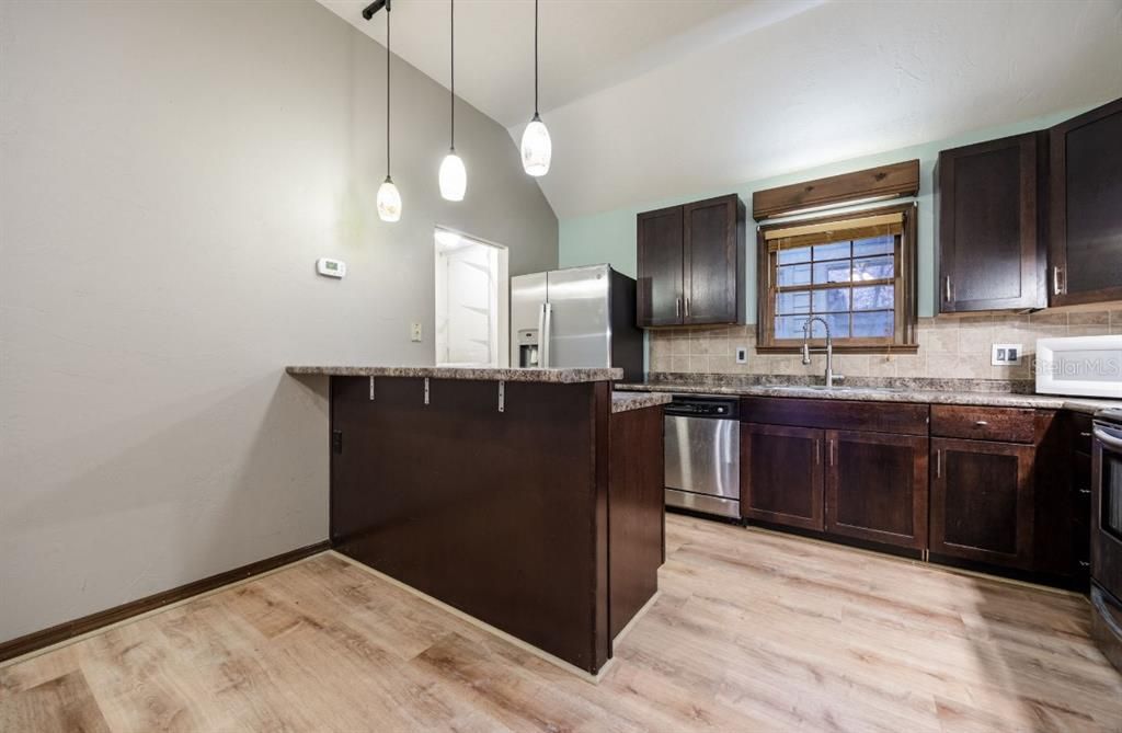 For Rent: $1,850 (2 beds, 2 baths, 969 Square Feet)