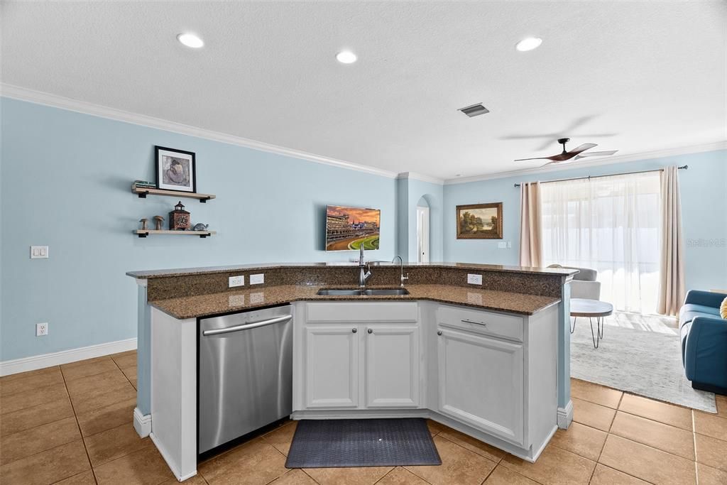 На продажу: $535,000 (3 спален, 2 ванн, 2136 Квадратных фут)