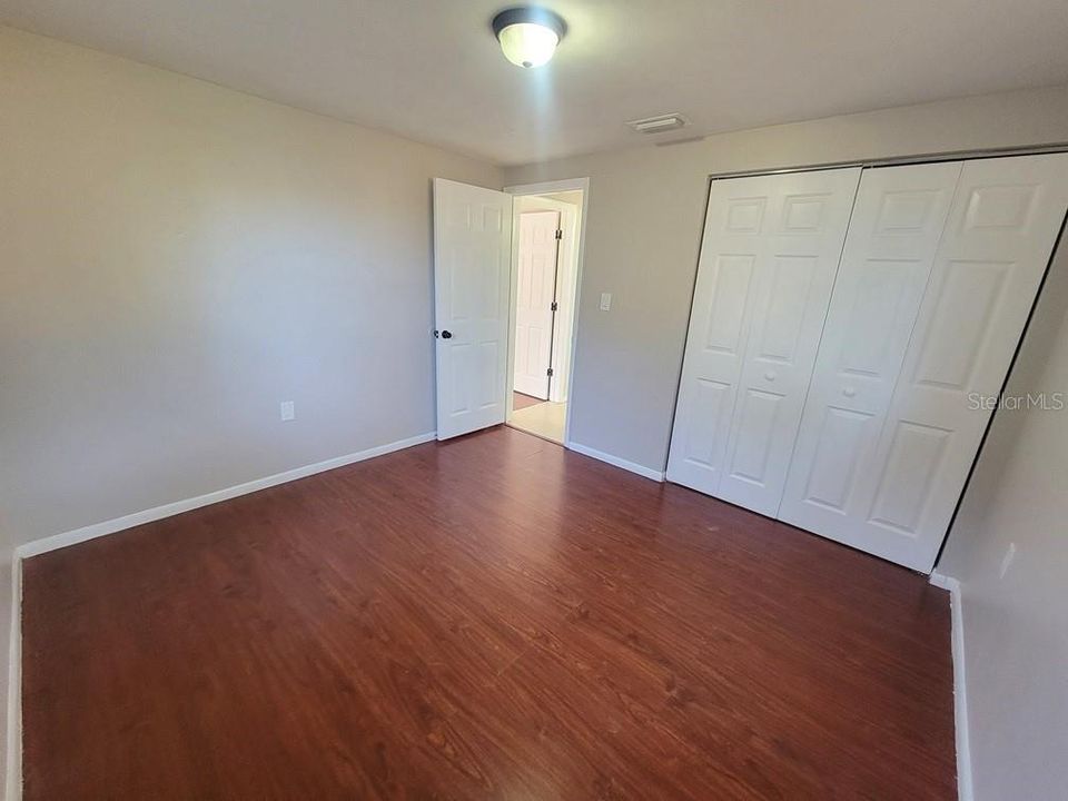 For Sale: $190,000 (2 beds, 1 baths, 1024 Square Feet)