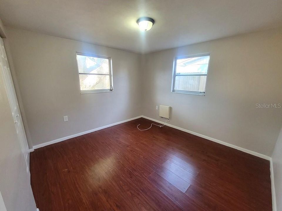 For Sale: $190,000 (2 beds, 1 baths, 1024 Square Feet)