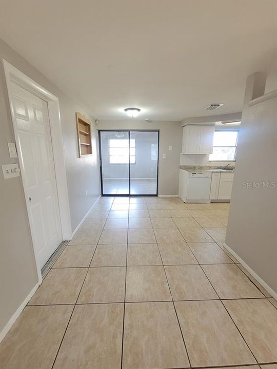 For Sale: $190,000 (2 beds, 1 baths, 1024 Square Feet)